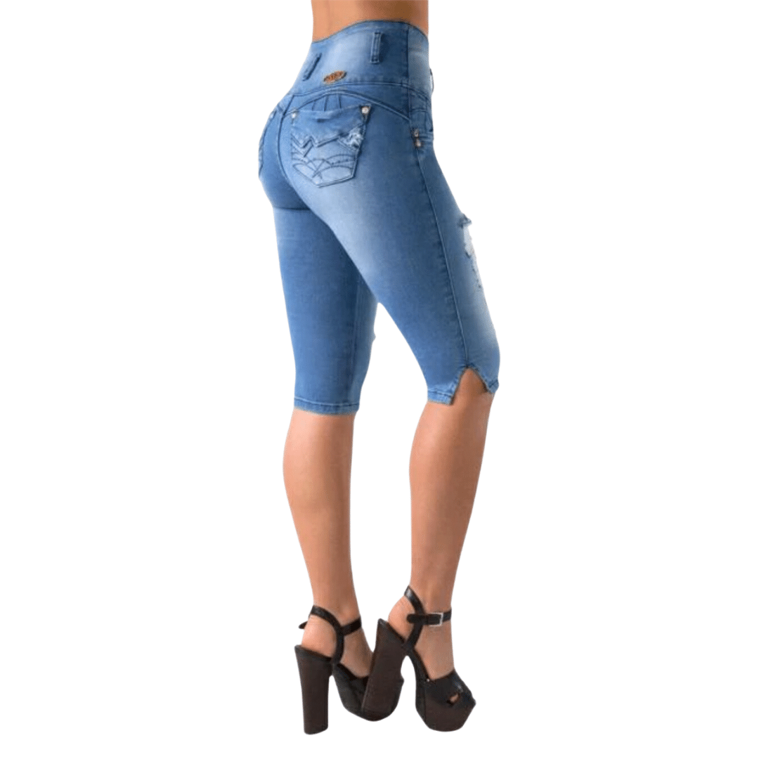 BUTT LIFTING CAPRI JEANS DISTRESSED LIGHT BLUE TK255