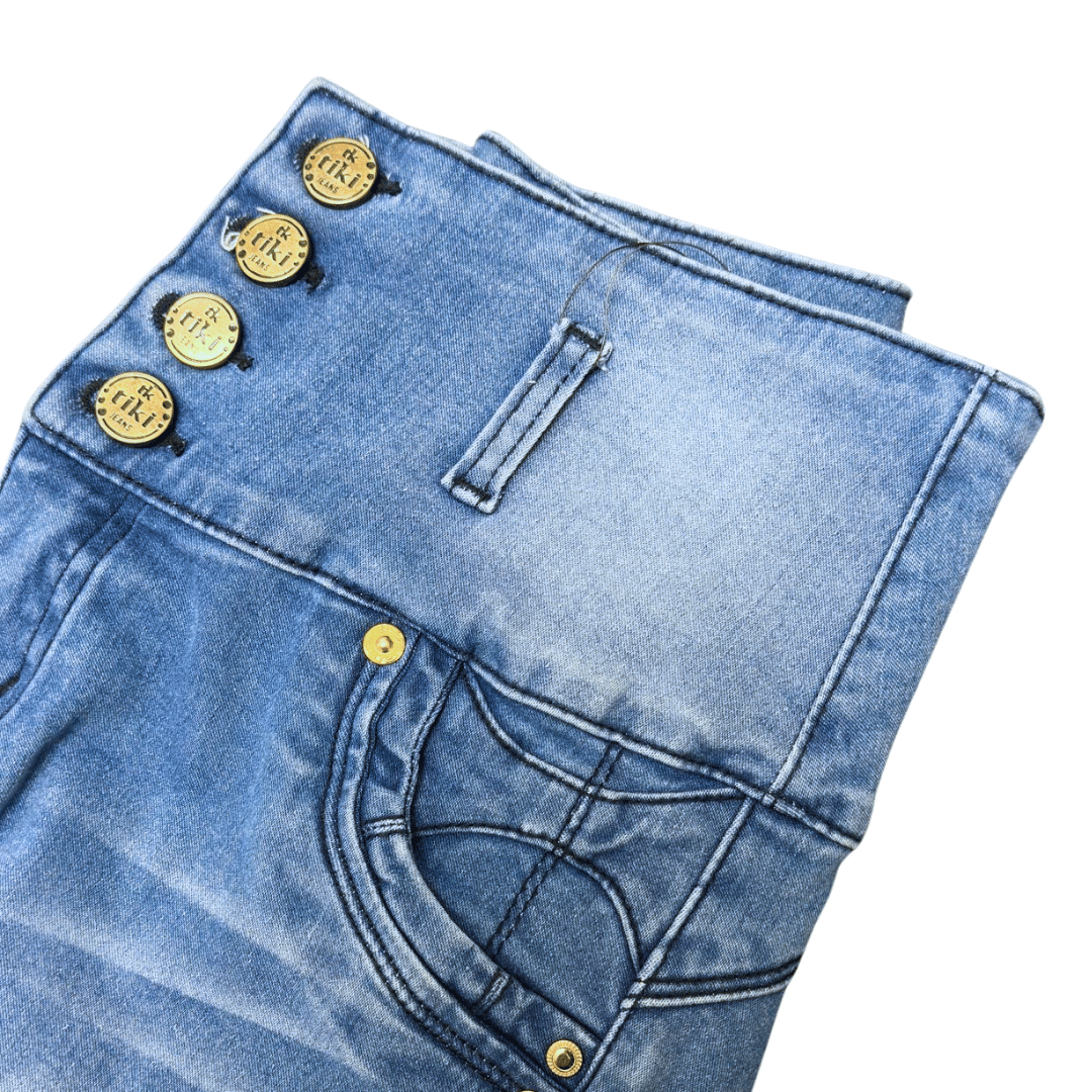 BUTT LIFTING CAPRI JEANS DISTRESSED LIGHT BLUE TK255